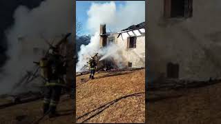 Primiero incendio in zona Ronzi maso distrutto dalle fiamme [upl. by Schreck]