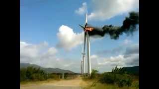 Aerogenerador se Incendia en la Ventosa Oaxaca Mexico 09Noviembre2014 [upl. by Nazay648]