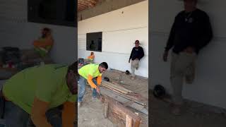 Trai todo el chakalito construction diy humor [upl. by Ahtnamys]