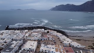 LANZAROTE Jan 2022  CALETA DE FAMARA and beach  Surfers Paradise [upl. by Levan763]