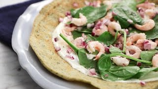 Glutenfria pannkakor med räkor och spenat  Köket [upl. by Susanne]