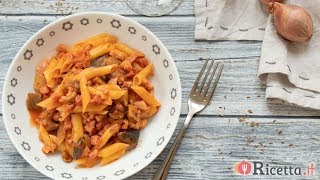 Pasta al sugo di funghi e pancetta  Ricettait [upl. by Gothurd]