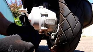 How to change the gear oil on a Vespa LX 50 2T [upl. by Eulau204]