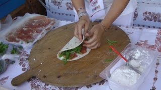 Piadina romagnola  Ricetta e preparazione [upl. by Lucia]