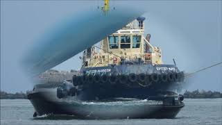 aankomst Beerkanaal Europoort Marie Maersk met Multratug 33 amp Svitzer Marken [upl. by Larrad]