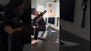 Knoten zwischen Schulterblatt 😮‍💨 shoulder rücken schulterblatt übung rehabilitation [upl. by Rosalinda431]