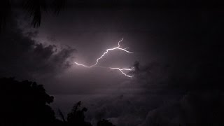 Une tempête électrique illumine le ciel du nord de Maurice ce mercredi soir [upl. by Lopes]