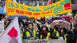 Beschäftigte im öffentlichen Dienst demonstrieren für mehr Lohn [upl. by Yrrep]