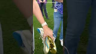 Antonela Roccuzzo se quedó con los botines de Leo Messi [upl. by Mafala]