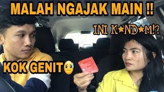 PRANK T4NTE  ADA KNDM DI MOBIL MALAH NGAJAK MAIN VLOG16 [upl. by Sinnaiy121]