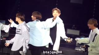 FANCAM BTS THE WINGS TOUR SAPPORO V amp JUNGKOOK DANCING OTSUKARE SONG OF SOPE VKOOK MOMENT [upl. by Ettevad]