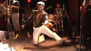 Charles Bradley  This love aint big enough  live in Paris 072011 [upl. by Parish]