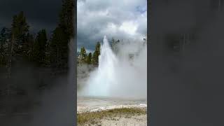 Grand Geyser Eruption Yellowstone National Park 🌲⛰️🇺🇸 hiking wyoming travel yellowstone [upl. by Onitsirc977]