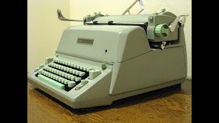 Are typewriters very useful today for writers [upl. by Faxun]