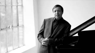 Mozart  Piano Concerto No 23 in A major K 488 Murray Perahia [upl. by Kohl]