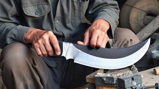 Man Turns Rusty Leaf Spring into Amazing Kukri Knife  Start to Finish by LeandroGoretta [upl. by Corwin564]