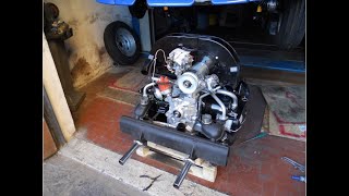 ASSEMBLAGGIO MOTORE BOXER MAGGIOLINO SULLA CARROZZERIA AIRCOOLED ENGINE [upl. by Grodin37]