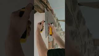 Défaire pour refaire 😅 Aujourdhui on sattaque à notre contour de porte 🚪 renovations diy [upl. by Aremmat563]