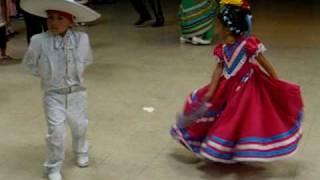 Niños bailando folklor Mexicano  La Negra Y Jarabe Tapatio de Jalisco [upl. by Wiebmer]