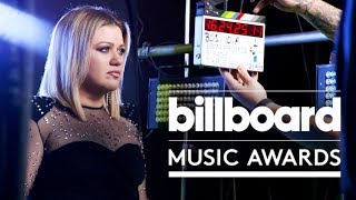 Kelly Clarkson Talks 2019 Billboard Music Awards Shawn Mendes Cardi B amp More  INTERVIEW [upl. by Valerye]