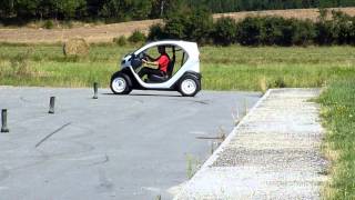 Renault Twizy Slalom ohne Stabilisatioren [upl. by Einial]