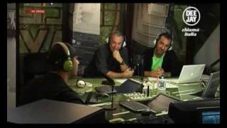 Checco Zalone canta gli Uomini sessuali a Deejay chiama Italia Radio Deejay [upl. by Enairda]