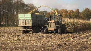 Oorts mais hakselen 2013 met john deere 5830 2 [upl. by Aisital]