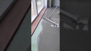 How to properly fill a selfleveling floor apartmentrenovation selfleveling [upl. by Uis]