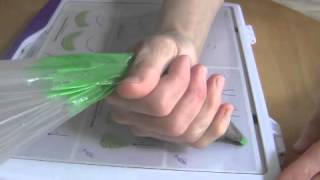 Cake Decorating Piping Techniques How to Make Leaves [upl. by Ellinger]