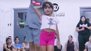 Niña baila perreo [upl. by Maegan]