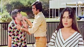 बिच सड़क लड़की को छेड़ रहे धर्मेंद्र को विनोद खन्ना ने पीटा  Dharmendra Vinod Khanna Parveen Babi [upl. by Ilsa]