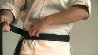 WIĄZANIE PASA KARATE how to tie a karate belt [upl. by Eehc]