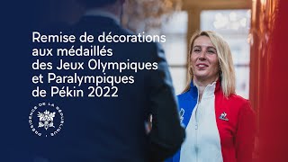 Remise de décorations aux médaillés des Jeux Olympiques et Paralympiques de Pékin 2022 [upl. by Ulphia]