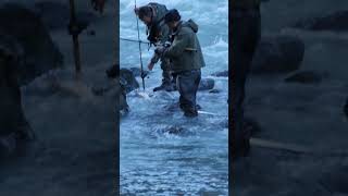 Returning a huge alive salmon caught by fishingI ❤️ salmon fishing Vedder river Canada 🇨🇦 37 [upl. by Kyrstin370]