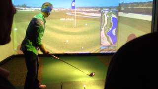 Henrik Stenson im Simulator Abu Dhabi Golf Championship [upl. by Bekaj]