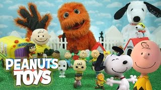 NEW GIANT Surprise Toys THE PEANUTS MOVIE Happy Dance Snoopy amp Charlie Brown Collectors Set [upl. by Angie]