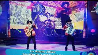 LOS BAÑALES JUNIORS EN EL PROGRAMA quotHOYquot [upl. by Hutt]