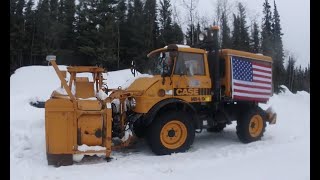 Walk around Case MB494 Unimog 406  900 with a Schmidt snow cutter [upl. by Karil]