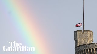 Flag lowered to halfmast at Windsor Castle after Queen Elizabeth IIs death [upl. by Eilzel930]