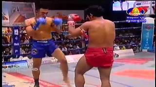 Vong Noy Vs Keo Rum Chheng Khmer Boxing from Bayon TV on 6 Dec 2013 វង្ស ណយ​ vs កែវ រំចង់ [upl. by Soll191]