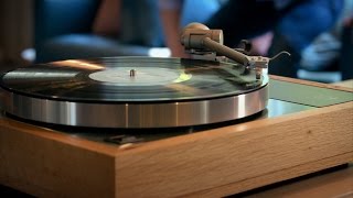 How Does a Turntable Work [upl. by Muhan]