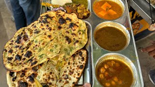 Agra Special Rajesh Naan Waleआगरा में मात्र ₹40 में खिला रहे है लाजवाब नान की थालीAgra Food😋 [upl. by Nottage]