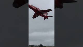 🇬🇧 Low Red Arrows HeadOn Takeoff Biggin Hill shortvideo aviation airplane fyp [upl. by Paterson]