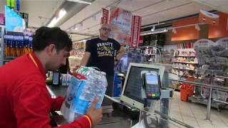 Candid Conad  Persone oltre le candid  CASSIERE [upl. by Princess11]