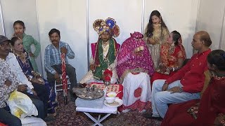 HinduMassenhochzeit für arme Paare in pakistanischer Stadt Karachi [upl. by Amein]