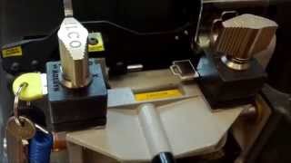 How to duplicate key using key cutting machine [upl. by Wren710]