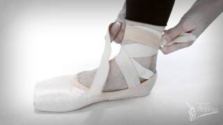 Comment attacher ses pointes de Ballet  How to tie Ballet pointe shoes [upl. by Ydrah]