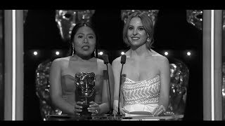 Ante la Realeza Inglesa Yalitza Aparicio y Marina de Tavira ROMA Presentadoras BAFTA 2019 [upl. by Ybrek]