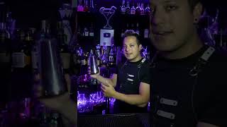 🤩 El mejor TRUCO con coctelera POUR shorts FLAIR Bartender [upl. by Richma]