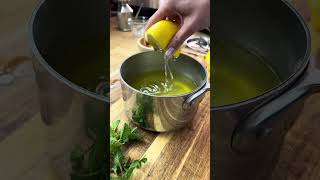 Acqua aromatizzata zenzero e limone la ricetta per combattere il caldo [upl. by Ettennor]